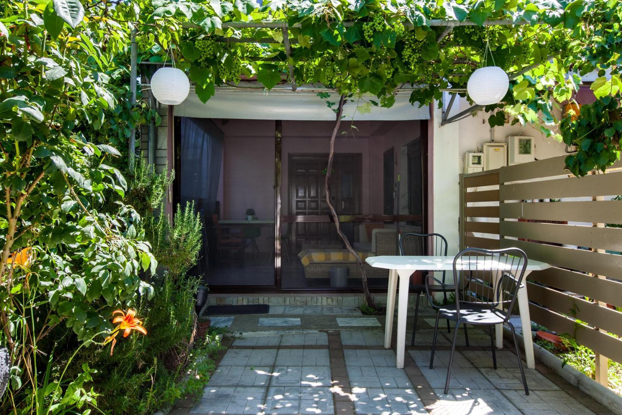 Garden Guest Room Fanárion Exterior foto